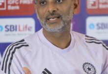 Photo of कोच कोटक ने कहा – जल्दबाजी में न आंकें सीनियर खिलाड़ियों को