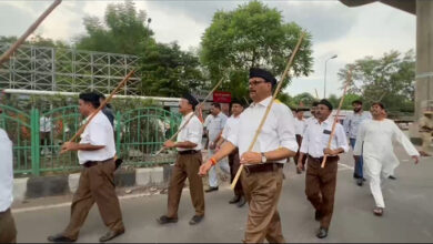 Photo of RSS स्थापना दिवस: पथ संचलन में डीसीएम ब्रजेश पाठक ने की कदम ताल