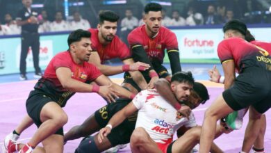 Photo of पीकेएल 12 : बेंगलुरू बुल्स ने गुजरात को 54-26 से हराया, प्लेऑफ में तीसरा स्थान किया पक्का