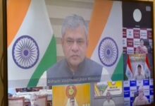 Photo of चक्रवाती तूफान मोंथा के मद्देनजर अश्विनी वैष्णव ने की तैयारियों की समीक्षा