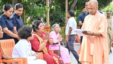 Photo of संवेदनशील व्यवहार के साथ करें हर पीड़ित की सहायता : सीएम योगी