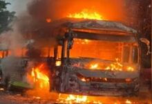 Photo of लखीमपुर खीरी में स्लीपर बस में लगी आग, यात्रियों ने खिड़कियों से कूदकर बचाई जान; डेढ़ दर्जन यात्री मामूली रूप से झुलसे