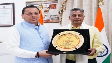 Photo of मुख्यमंत्री ने साहित्यकार शैलेश मटियानी को मरणोपरांत दिया ‘उत्तराखंड गौरव सम्मान’