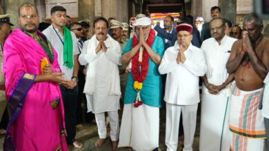 Photo of उपराष्ट्रपति ने श्रवणबेलगोला में आचार्य श्री शांतिसागर महाराज की मूर्ति का किया अनावरण