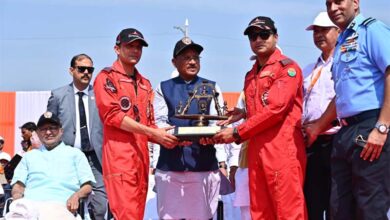 Photo of छत्तीसगढ़ राज्योत्सव पर वायु सेना की टीम का रोमांचक एयर शो, आसमान में गूंजा ‘जय जोहार’