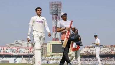 Photo of कोलकाता टेस्ट से बाहर हुए कप्तान शुभमन गिल, बीसीसीआई ने इंजरी पर दिया अपडेट