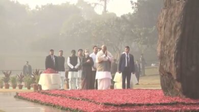 Photo of कांग्रेस नेताओं ने शक्ति स्थल पहुंच दी इंदिरा गांधी को श्रद्धांजलि