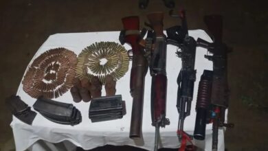 Photo of मणिपुरः हथियारों और विस्फोटकों का जखीरा बरामद