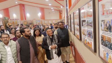 Photo of संघ के प्रथम व द्वितीय सर संचालक के रेत बने चित्र मौन रहकर भी दे रहे हैं चरित्र से व्यक्ति निर्माण का संदेश