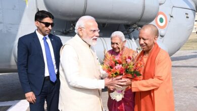 Photo of अयोध्यावासियों ने जयश्रीराम, जय जय हनुमान के जयकारे संग पुष्पवर्षा से प्रधानमंत्री का किया स्वागत