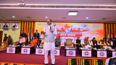 Photo of आधुनिक भारत की नींव हैं देश के युवाः ब्रजेश पाठक