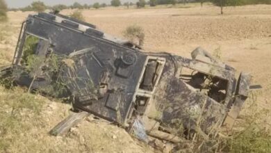 Photo of पाकिस्तान के खैबर पख्तूनख्वा में पुलिस वैन पर बम से हमला, दो की मौत, चार घायल