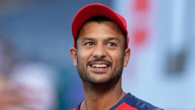 Photo of आरसीबी पॉडकास्ट में बोले मयंक अग्रवाल, “18 साल बाद खिताब जीतना एक अधूरी कहानी का अंत था”