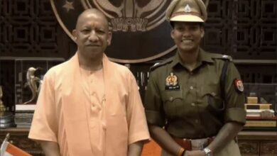 Photo of वर्ल्ड कप स्टार दीप्ति शर्मा लखनऊ पहुंचीं, भारतीय क्रिकेट की चैंपियन बेटीने की मुख्यमंत्री योगी से मुलाकात