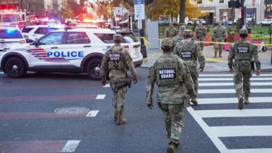 Photo of वाशिंगटन में व्हाइट हाउस के पास नेशनल गार्ड के दो जवानों को गोली मारी गई, संदिग्ध हिरासत में