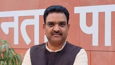 Photo of योगी सरकार की खेल नीति का कमाल: उत्तर प्रदेश के गुरु-शिष्य की जोड़ी ने कोलंबो में जीता गोल्ड-सिल्वर मेडल , देश का नाम किया रोशन