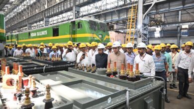Photo of लोको निर्माण में गुणवत्ता से कोई समझौता नहीं होना चाहिए: रेल मंत्री
