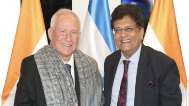 Photo of वाणिज्‍य मंत्री गोयल ने कृषि,टेक्नोलॉजी और व्यापार में इजराइल के साथ रणनीतिक सहयोग को आगे बढ़ाया