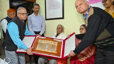 Photo of प्रसिद्ध हिंदी साहित्यकार विनोद कुमार शुक्ल को दिया गया ज्ञानपीठ पुरस्कार