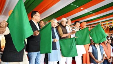 Photo of रेल मंत्री ने जैसलमेर–दिल्ली के बीच ‘स्वर्ण नगरी एक्सप्रेस’ रेल सेवा को दिखाई हरी झंडी