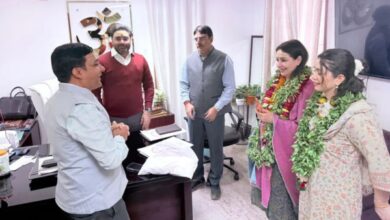 Photo of सादगी से जीता दिल : अंजलि और सारा तेंदुलकर ने किया बाबा विश्वनाथ का दर्शन