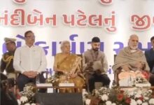 Photo of अमित शाह ने आनंदीबेन पटेल की पुस्तक ‘चुनौतियां मुझे पसंद हैं’ के गुजराती संस्करण का विमोचन किया