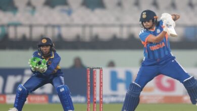 Photo of क्रिकेट हमेशा कुछ न कुछ सिखाता है, अपनी कमजोरियों को स्वीकार करना जरूरी है: शेफाली वर्मा