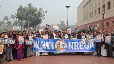 Photo of विपक्ष दलों ने मनरेगा को लेकर संसद भवन परिसर में किया प्रदर्शन