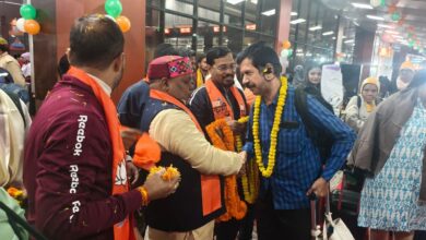 Photo of काशी-तमिल संगमम : तमिल छात्रों का दल काशी पहुंचा, ‘हर हर महादेव’ और पुष्पवर्षा से हुआ स्वागत