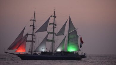 Photo of नौसेना ने तिरुवनंतपुरम के शंगुमुघम तट पर ‘समुद्री शक्ति’ का प्रदर्शन किया