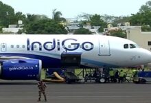 Photo of कुवैत से हैदराबाद आ रहे विमान की मुंबई में इमरजेंसी लैंडिंग, सभी यात्री सुरक्षित