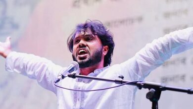 Photo of उस्मान हादी की मौत से उबल उठा बांग्लादेश, डेढ़ साल में कैसे बने छात्र आंदोलन का चेहरा