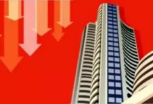 Photo of लाल निशान पर बंद हुआ शेयर बाजार, सेंसेक्स 275 अंक टूटा, निफ्टी में 82 अंक की गिरावट