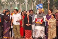 Photo of एसआईआर के खिलाफ संसद भवन के बाहर इंडी गठबंधन का प्रदर्शन