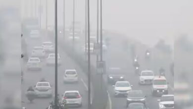 Photo of कोहरे में लिपटी दिल्ली की सुबह, दृश्यता घटी, इंडिगो ने परामर्श जारी किया