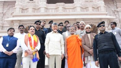 Photo of आंध्र प्रदेश के मुख्यमंत्री चंद्रबाबू नायडू ने अयोध्या में किए श्रीरामलला के दर्शन