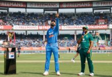 Photo of दूसरे वनडे में स्लो ओवर रेट के चलते भारतीय टीम पर 10 प्रतिशत जुर्माना
