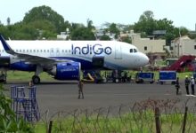 Photo of एमिरेट्स के विमान के इंजन में खराबी, रनवे पर ही रोका गया विमान, बड़ा हादसा टला