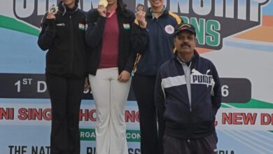 Photo of 68वीं राष्ट्रीय शूटिंग चैंपियनशिप प्रतियोगिताओं (एनएससीसी) के पहले फाइनल दिवस पर रायज़ा ढिल्लों ने महिला स्कीट खिताबों पर किया कब्ज़ा