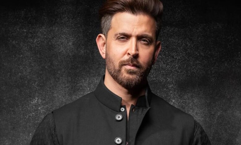 Photo of अक्षय कुमार और अनुपम खेर के बाद अब ‘धुरंधर’ ने जीता ऋतिक रोशन का दिल