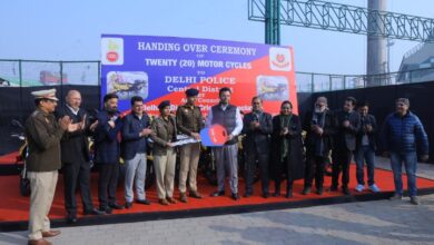 Photo of डीडीसीए ने मैचों में सहयोग के लिए दिल्ली पुलिस को 20 मोटरसाइकिलें की भेंट