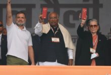 Photo of दिल्ली में कांग्रेस की महारैलीः खरगे और राहुल ने सरकार पर लगाया लोकतांत्रिक व्यवस्था को कमजोर करने का आरोप