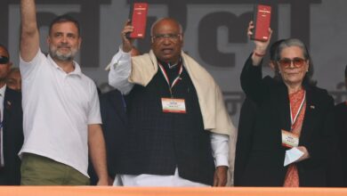 Photo of दिल्ली में कांग्रेस की महारैलीः खरगे और राहुल ने सरकार पर लगाया लोकतांत्रिक व्यवस्था को कमजोर करने का आरोप