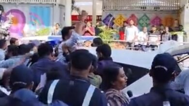 Photo of अहमदाबाद एयरपोर्ट पर अब तक 66 फ्लाइट रद्द, एनएसयूआई–यूथ कांग्रेस ने किया विरोध