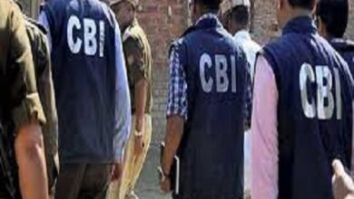 Photo of रिश्वत लेने के आरोप में आईआरएस अधिकारी समेत पांच गिरफ्तार, सीबीआई की कार्रवाई्र में 1.60 करोड़ रुपये बरामद