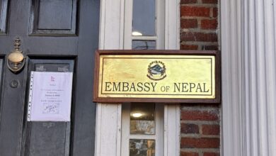 Photo of अमेरिका के नेपाली दूतावास ने अपने नागरिकों से कहा – नियमों का पालन करें अन्यथा वीजा ही नहीं ग्रीन कार्ड भी हो सकता है रद्द