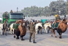 Photo of सैन्य इतिहास में पहली बार सेना की रिमाउंट एंड वेटरनरी कोर ने कर्तव्य पथ पर मार्च किया