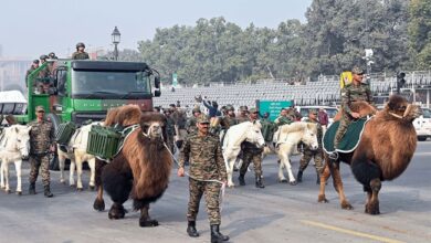 Photo of सैन्य इतिहास में पहली बार सेना की रिमाउंट एंड वेटरनरी कोर ने कर्तव्य पथ पर मार्च किया