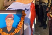Photo of कश्मीर में आतंकियों की गोली से वीरगति पाने वाले गजेंद्र गढ़िया को सैन्य सम्मान के साथ दी गई अंतिम विदाई