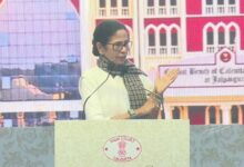 Photo of मुख्यमंत्री ममता ने किया कोलकाता पुस्तक मेले का उद्घाटन, नामी हस्तियों को मिले एसआईआर नोटिस के खिलाफ एकजुट आंदोलन का किया आह्वान